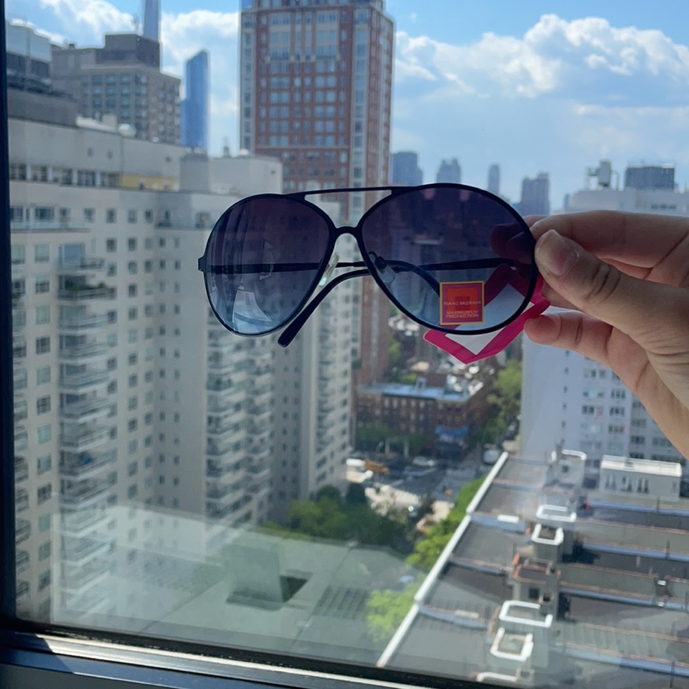 Isaac Mizrahi sunglasses NWT super cute!